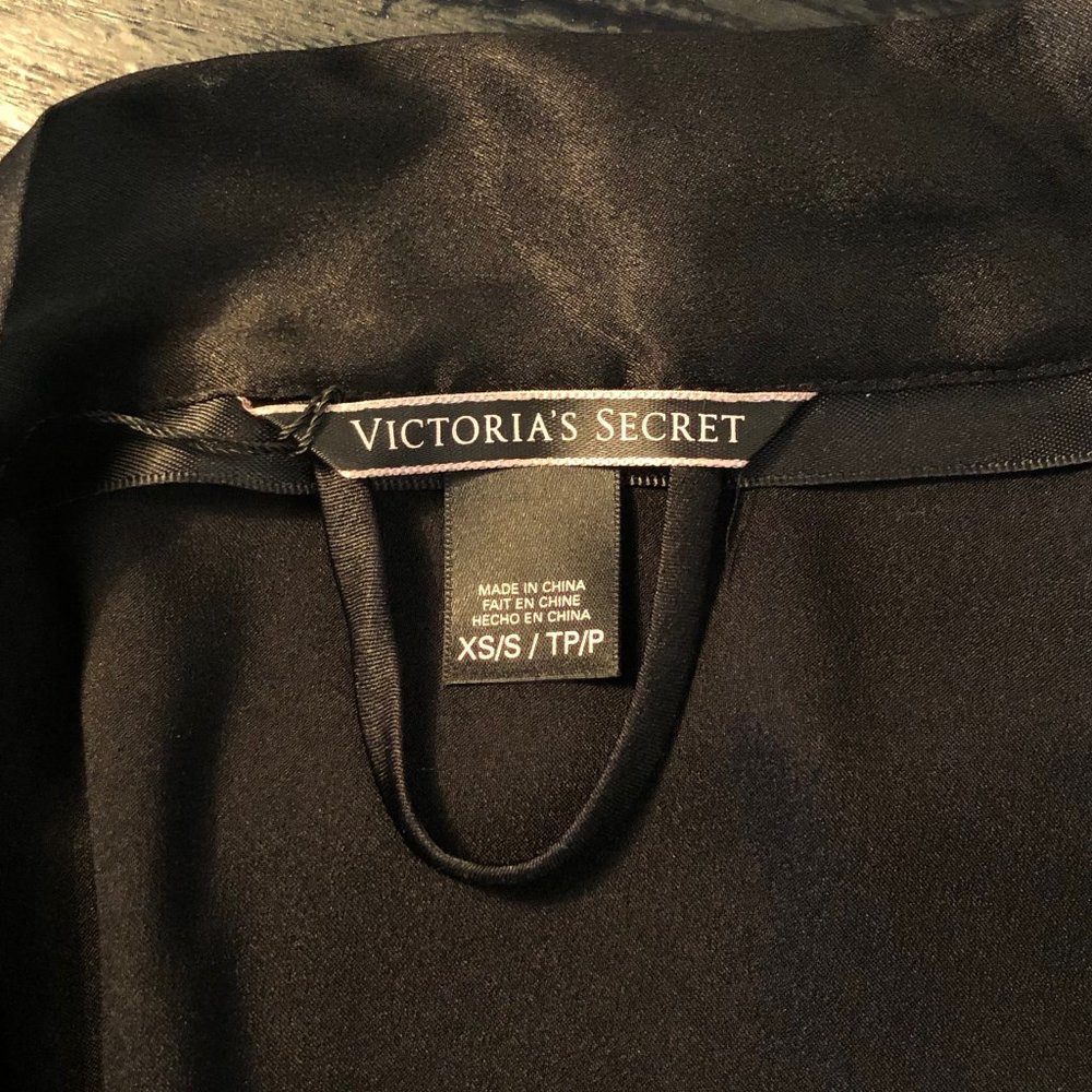 VICTORIAS SECRET SILK ROBE - Picture 2 of 2
